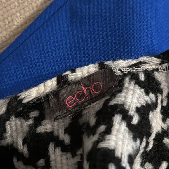 Black And White Wrap Sweater Echo - Picture 3 of 3